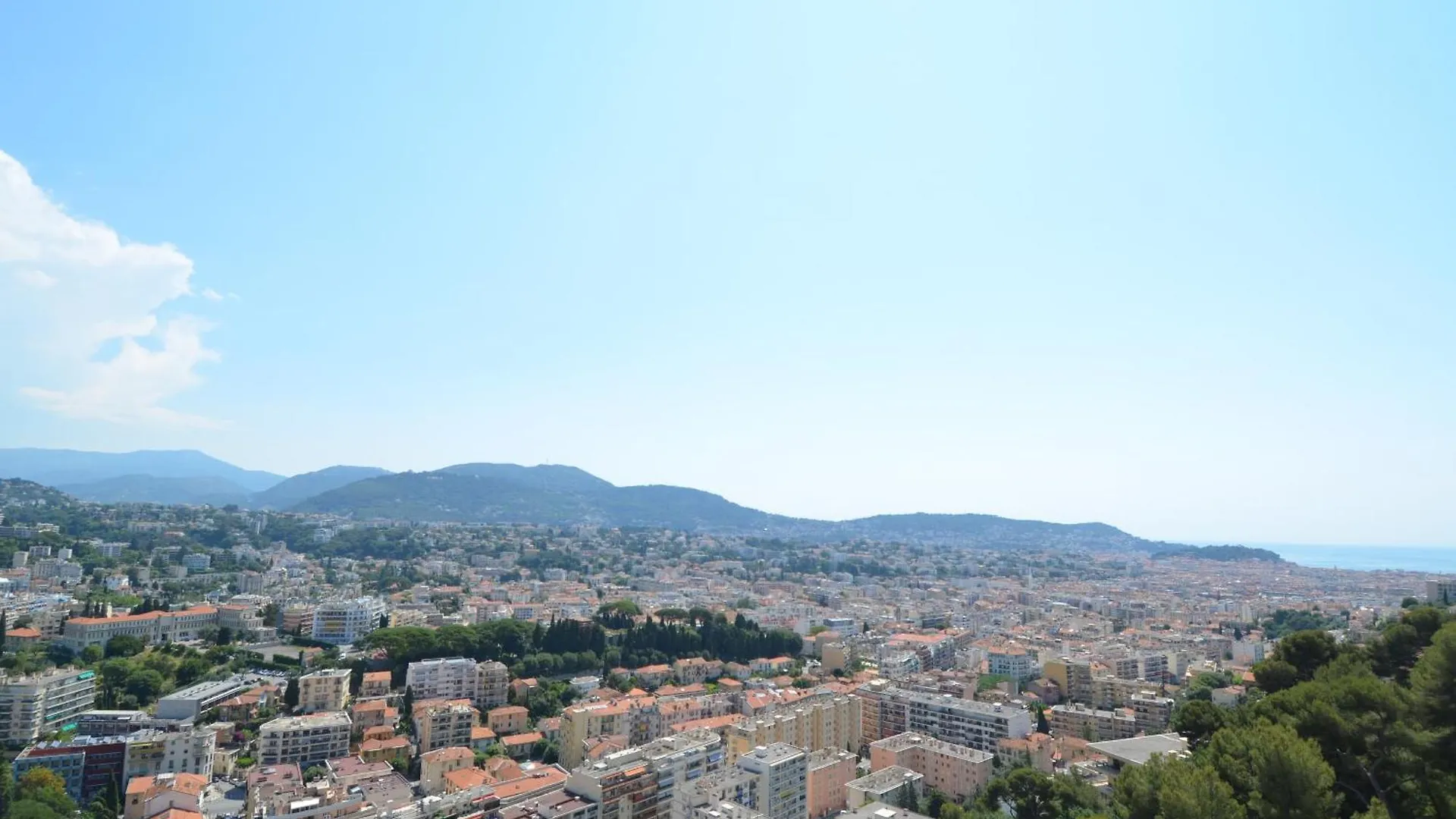 Appartement vue panoramique avec piscine pour 6 personnes à Nice quartier Pessicart
